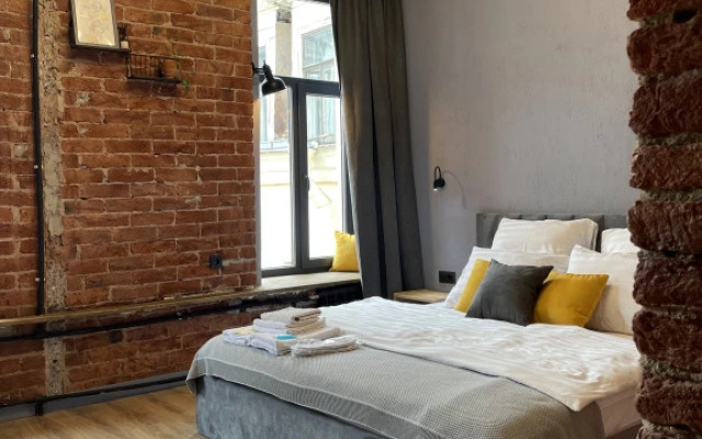 English 27 Apartment