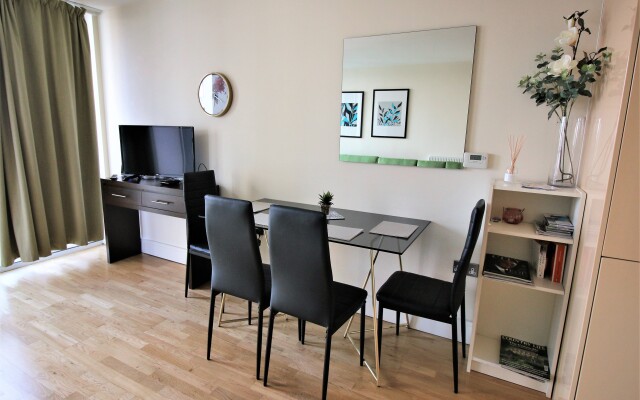 Extravagant Court Apartment