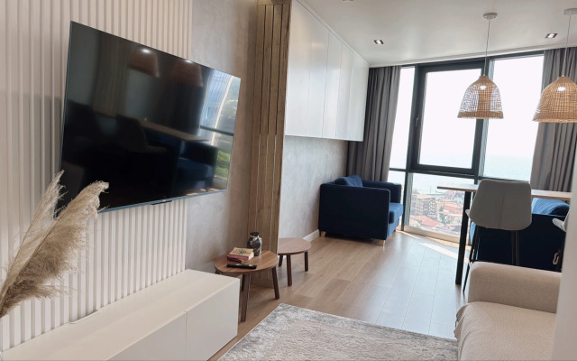 Apartament favorit MorskayaSimfonya-2 s panoramoj na more, bassejnom na territorii ZhK Apartment
