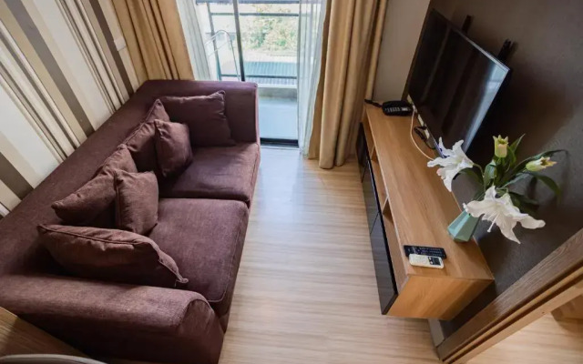 Отель Ramada by Wyndham Bangkok Ten Ekamai Residences