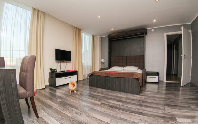 M73 Apartments