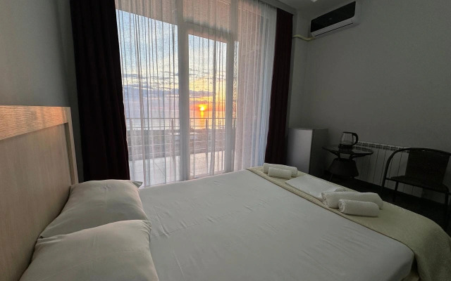 Guesthouse 99, Guest House