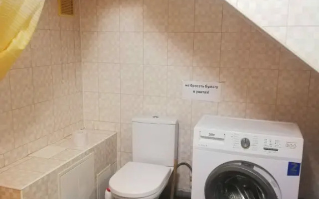 Частный Дом с Террасой и Качелей