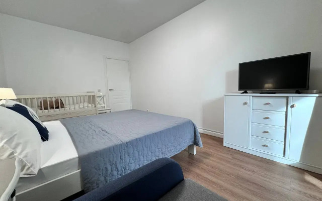 Апартаменты 39квартир с детской кроваткой