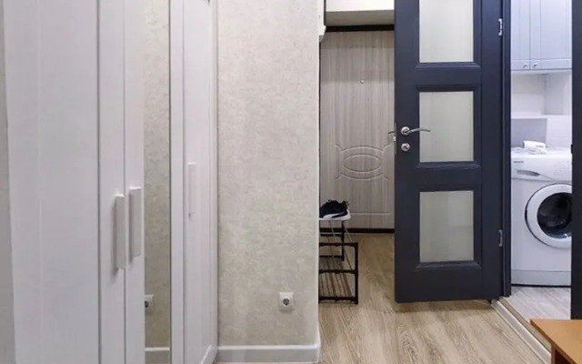 Studiya Yevro Flat