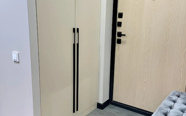 Dizaynerskaya Yevrotreshka Apartment