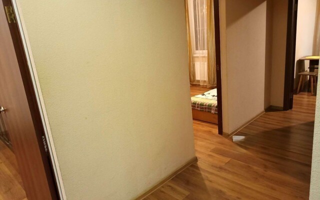 Na Kuryzhova 25 Flat