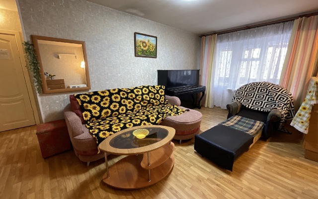 u reki Volgi Apartments