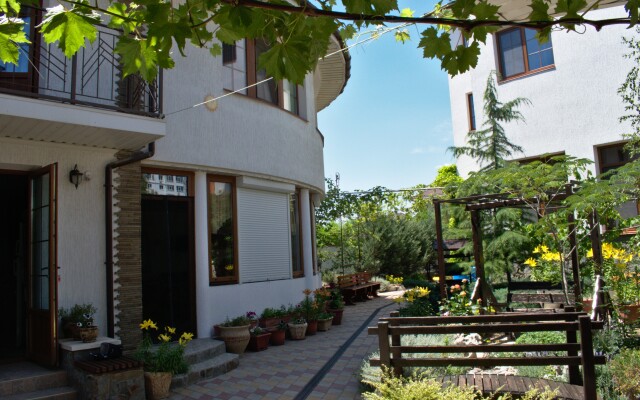 Svetoch Guest House