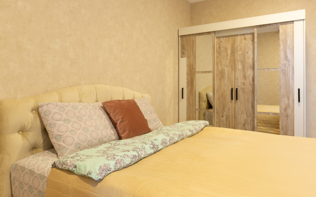 LuxHoll Flat