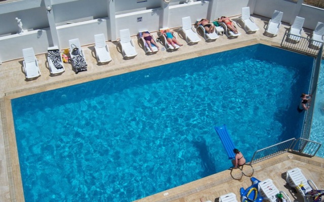 Tuntas Suites Altinkum Apart-Hotel