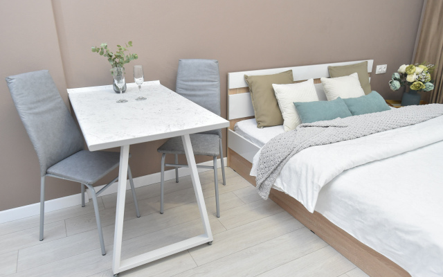 ApartHause s krasivym vidom na gorod na 24 etazhe Apartments