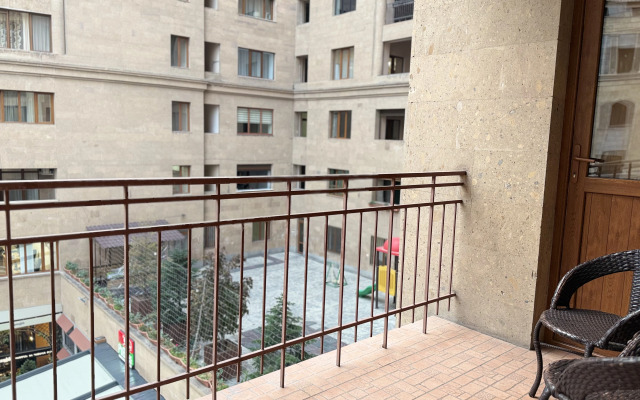 Апартаменты с 2 спальнями рядом с площадью от Sweet Home