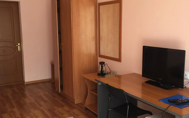 San-Mari Guest House