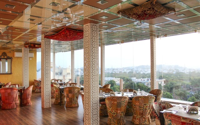 Viaan- A Rooftop Lake View Hotel