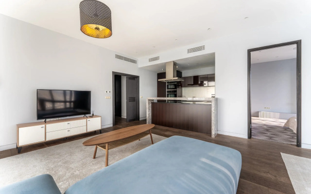 Апартаменты 2 Спальни с Панорамной Ванной на 63 Этаже