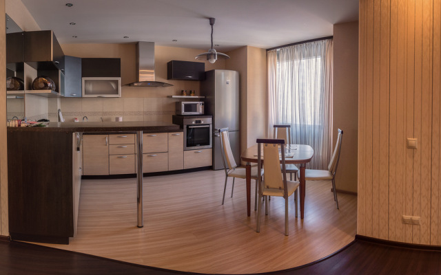 Daudel 007 Apartments
