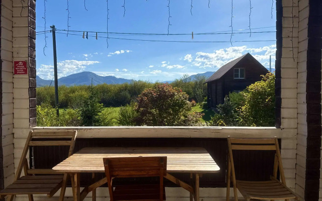 Thach from Travel Hotels Entourage