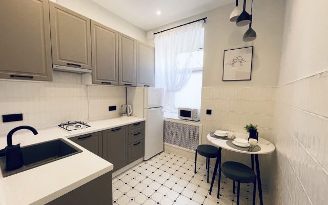 Dvukhkomnatnye apartamenty v tsentre Flat