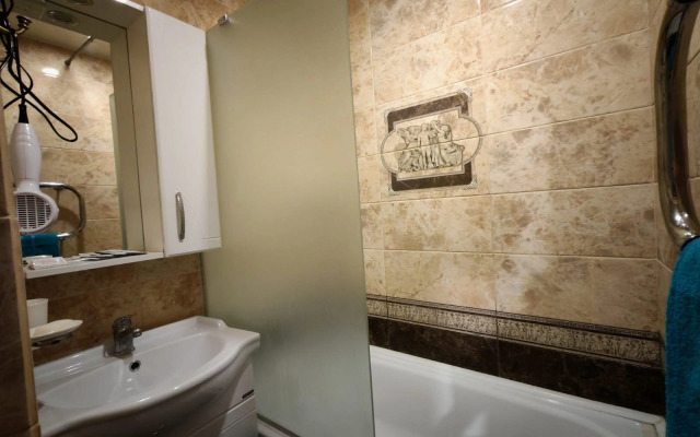 Квартира Трехкомнатная около Корстона