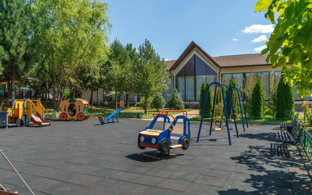 Klub Zagorodnogo Otdyha Usad'ba Familia Hotel