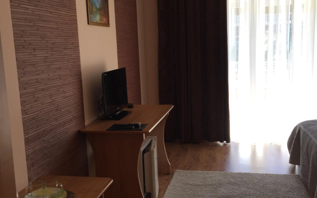 San-Mari Guest House