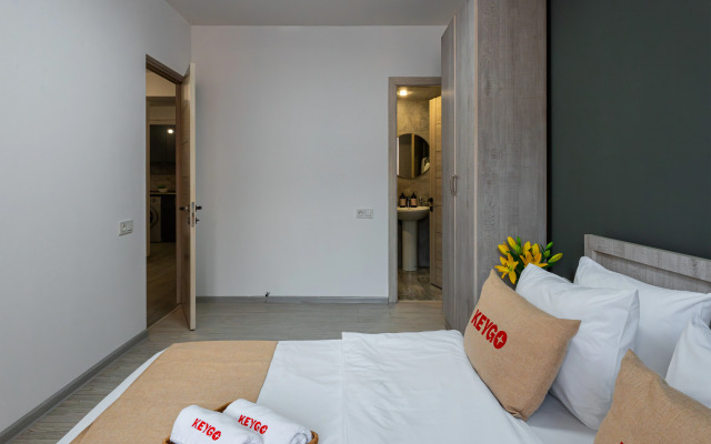 KeyGo #0127, 2 Bedroom, City Center Apartments
