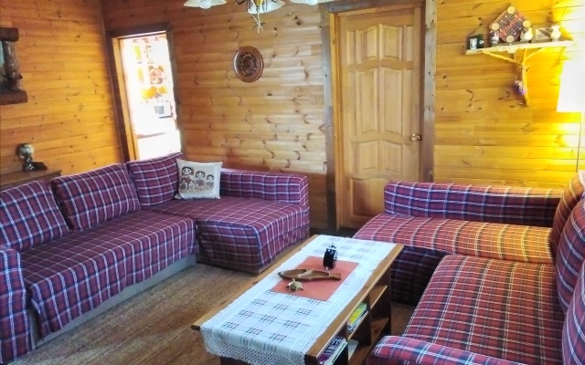 Dom na Tsvetochnoy