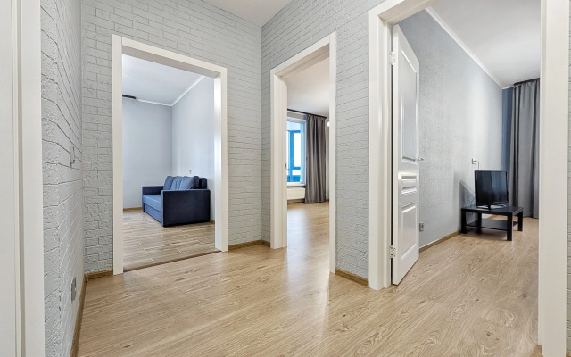 Na Ulitse Tipanova Flat