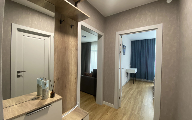 Na Tsentralnom Prospekte Goroda 17 Etazh Flat