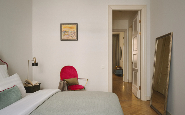 Апартаменты Minin Apartments у Эрмитажа 130 кв.м.