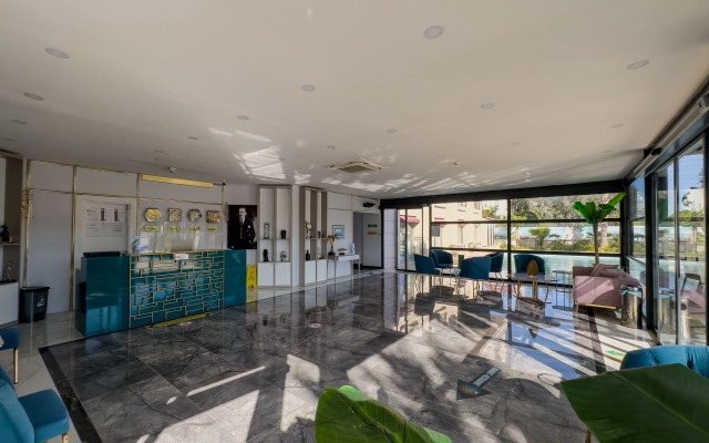 Отель Leaf Port Boutique