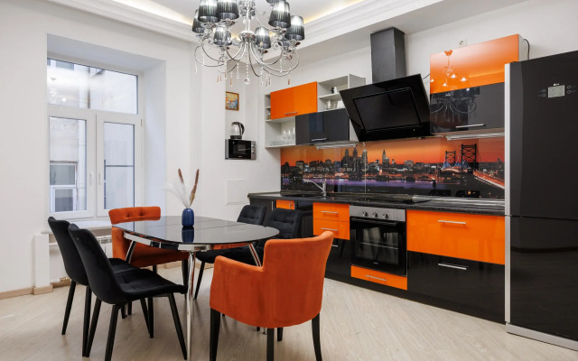 Апартаменты у Эрмитажа 12 гостей Б.Конюшенная 12