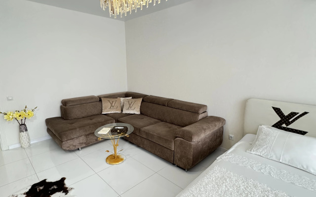 Grand Lux Apartments