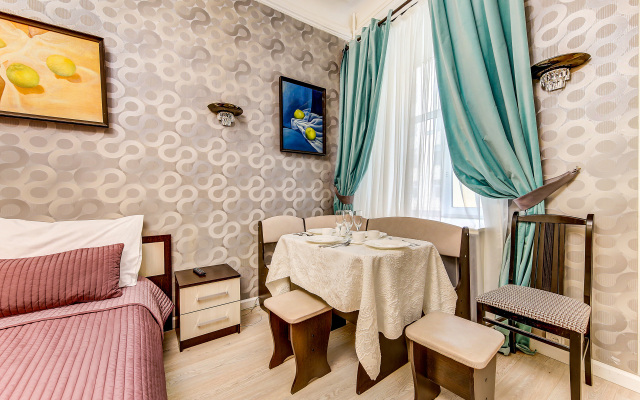 na Marata, 8, kv. 2 Guest Rooms