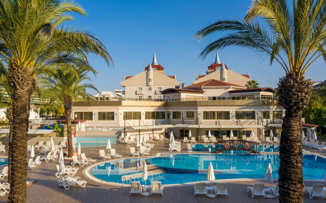 Aydinbey Famous Resort - Ultra All Inclusive
