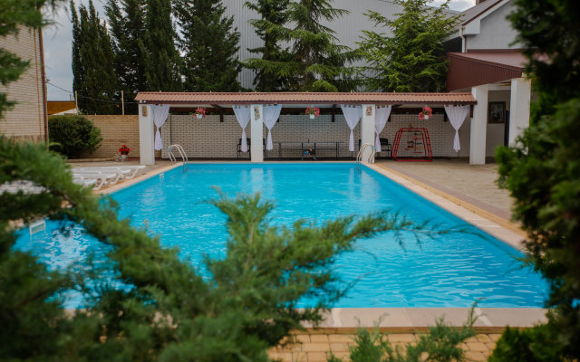 Usad'ba Zolotyie Vorota Hotel