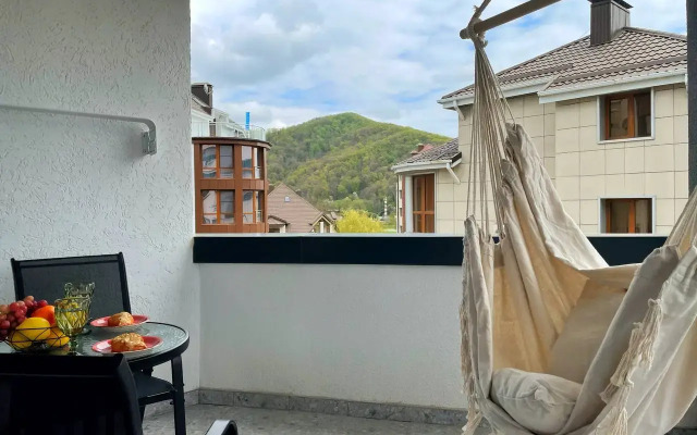 Dlya Troikh S Bolshim Balkonom, 3 Minuty Do Plyazha Аpartments
