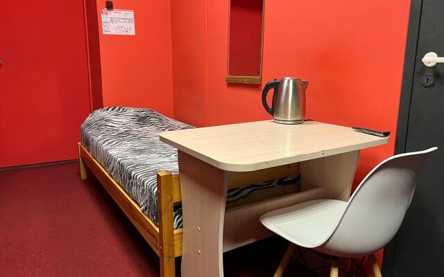 V Pitere Zhit Hostel