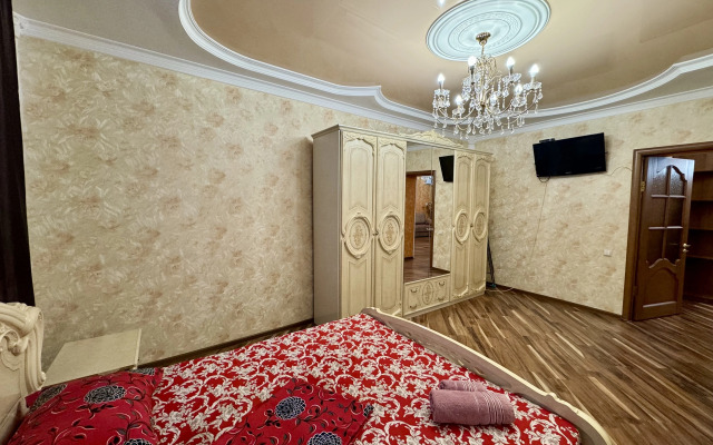 Квартира на Улице Джанаева 44А