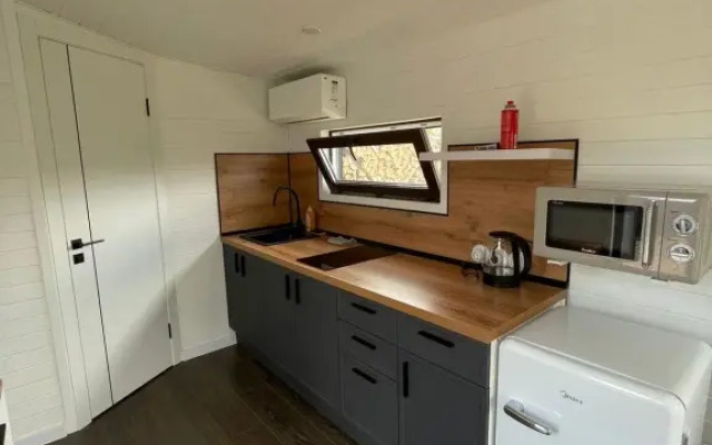 Бунгало Скандинавское на Двоих с Панорамными Окнами, Террасой и Финским Банным Чаном на Дровах