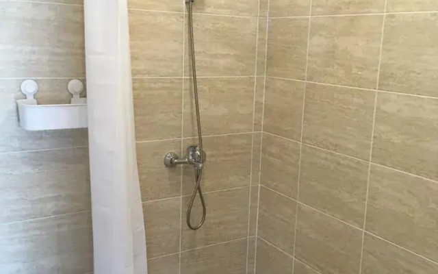 Частный дом в 1-м Академическом переулке 9