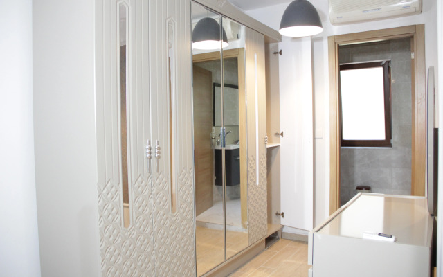 Отель Solo Suites