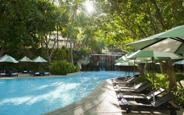 Отель Pullman Phuket Arcadia Karon Beach Resort