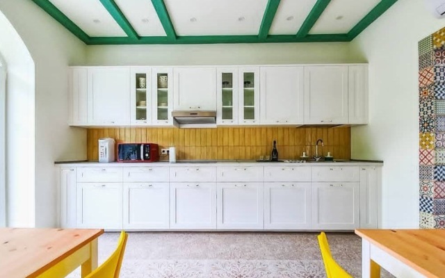 Alisa, Privet Guest House