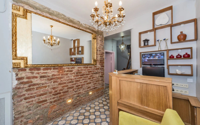 Cirrus Suites Apartment-hotel