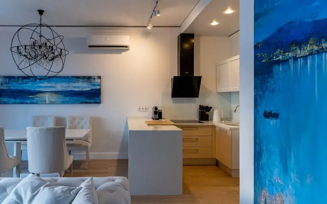 Апартаменты на первой линии главной набережной