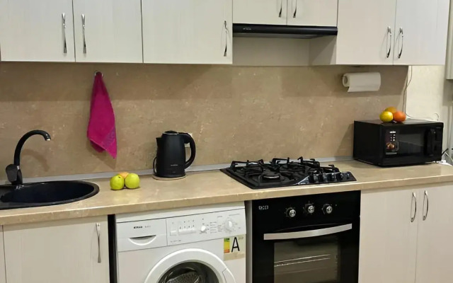 Uyutnaya Prostornaya Kvartira Flat