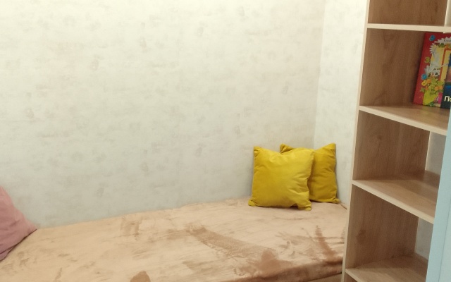 V Rayone Tsirka Flat