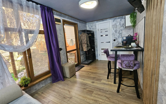 Частный дом Квартира в доме у леса на двоих